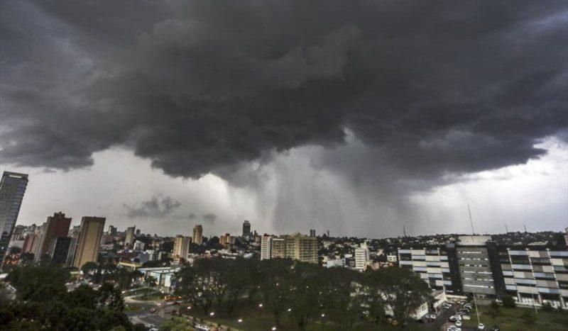 Raios e chuva intensa? Temporais devem atingir SC a partir desta terça-feira